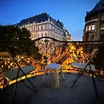 Chain Bridge Apartment